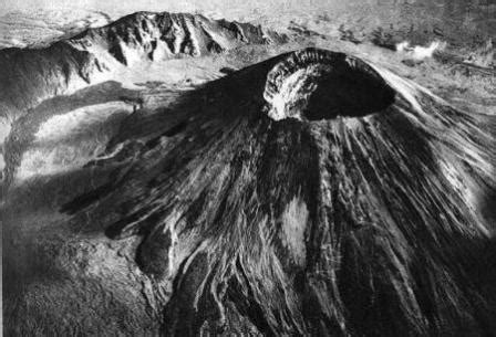  De Eruptie van Vesuvius: Een Ongelijkheid Voor Romeinse Architectuur En De Ontwikkeling Van Volcanologie